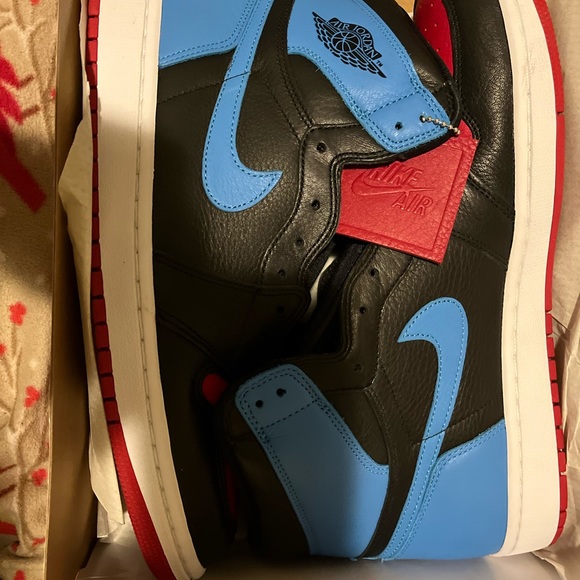 Deadstock Jordan Black,Blue and red 1’s - Picture 1 of 4